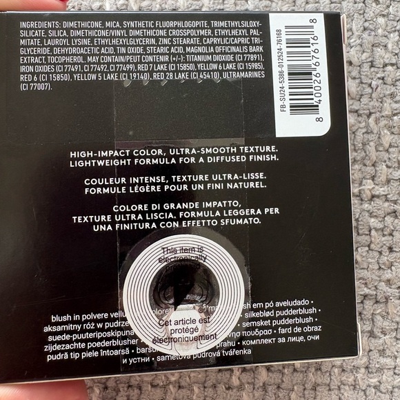 Fenty Beauty Cheeks Suede Powder Blush – Bubble Bands (Shimmering Hot Pink) - Picture 8 of 13